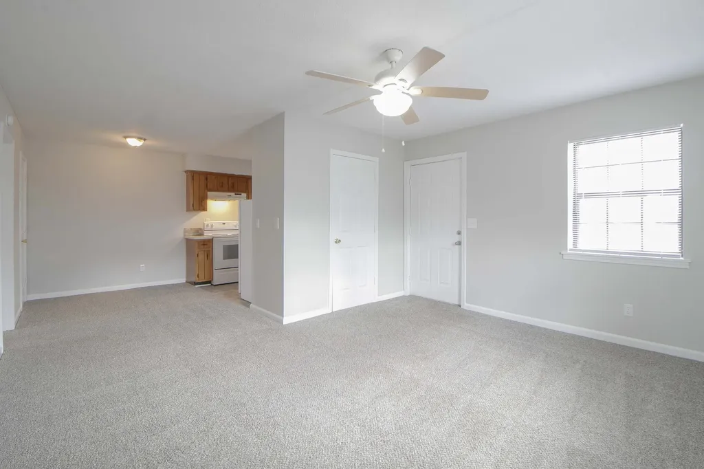 404 Thompsonville Lane #24 Oak Grove KY 42262