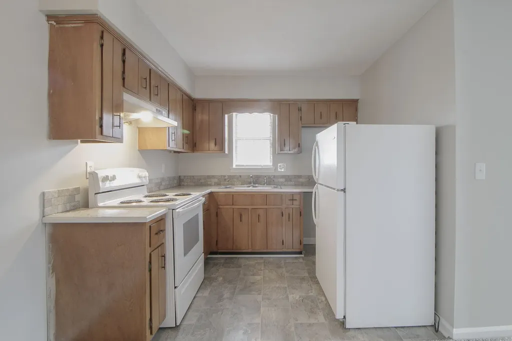 404 Thompsonville Lane #24 Oak Grove KY 42262