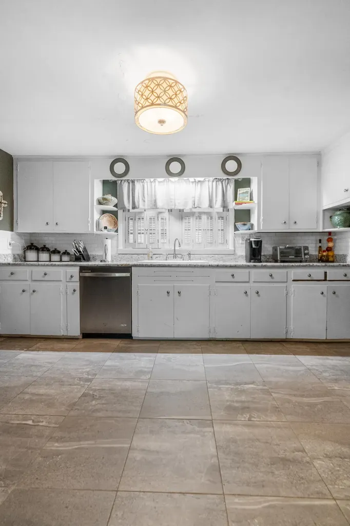 902 Sunset Avenue, NW Cleveland TN 37311