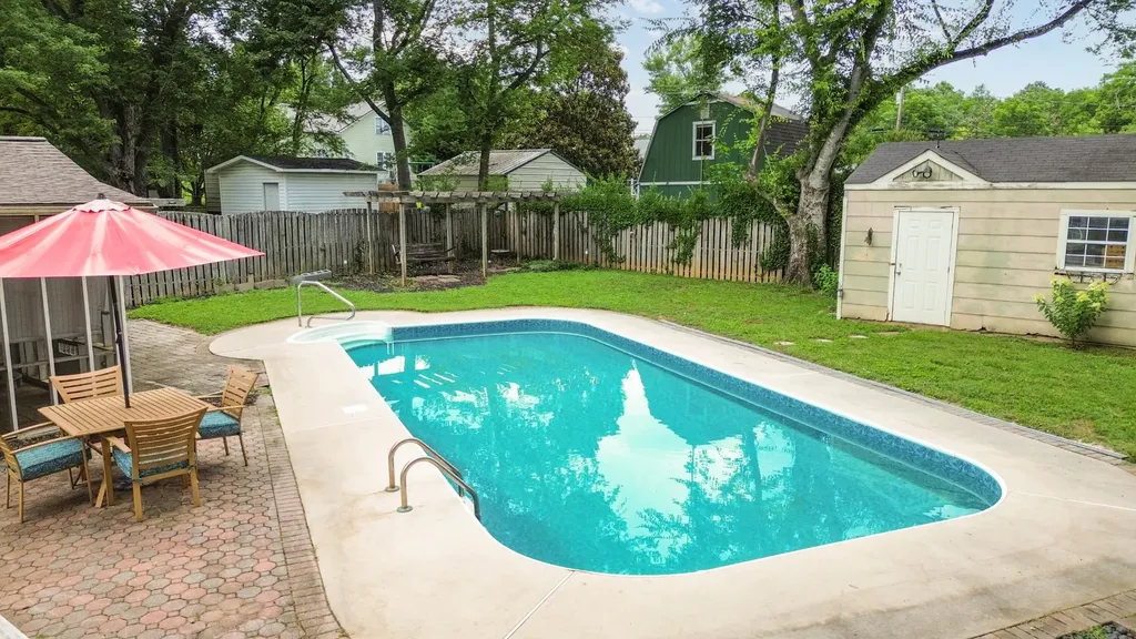 902 Sunset Avenue, NW Cleveland TN 37311