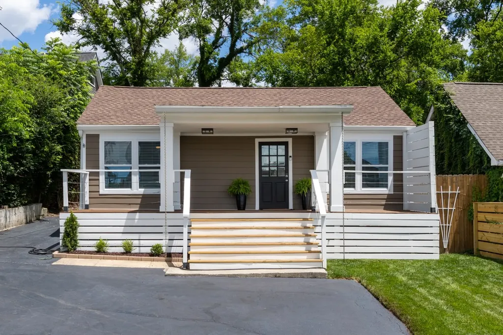 1003 Thomas Avenue Nashville TN 37216