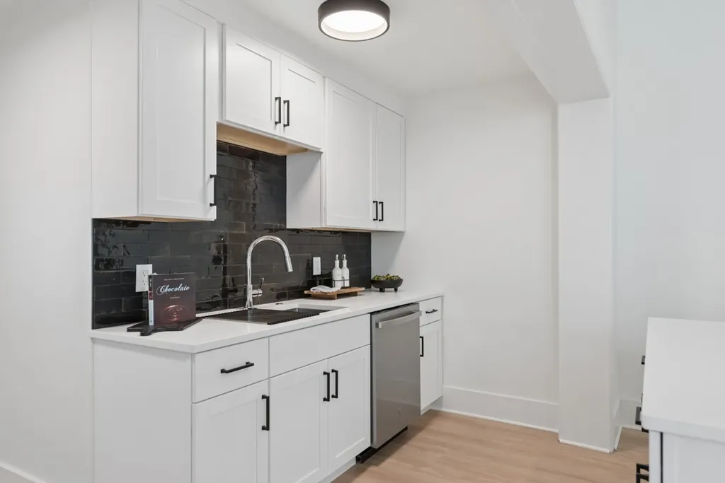 1003 Thomas Avenue Nashville TN 37216