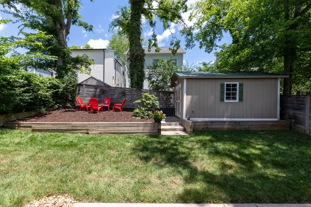 1003 Thomas Avenue Nashville TN 37216