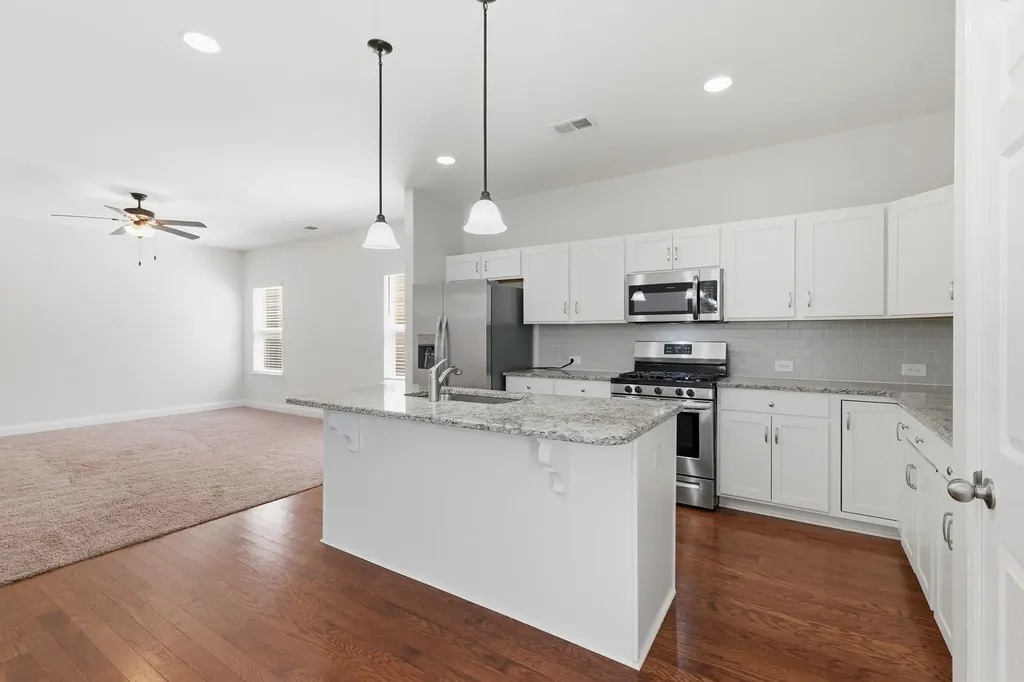 139 Crabourne Drive White House TN 37188