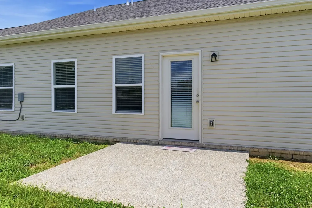 139 Crabourne Drive White House TN 37188