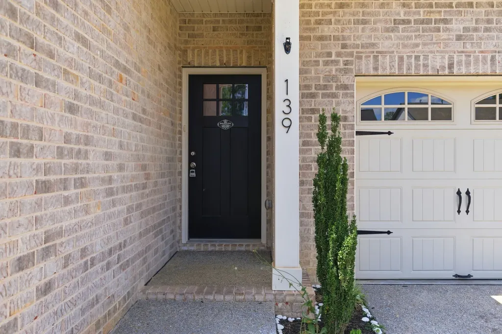 139 Crabourne Drive White House TN 37188