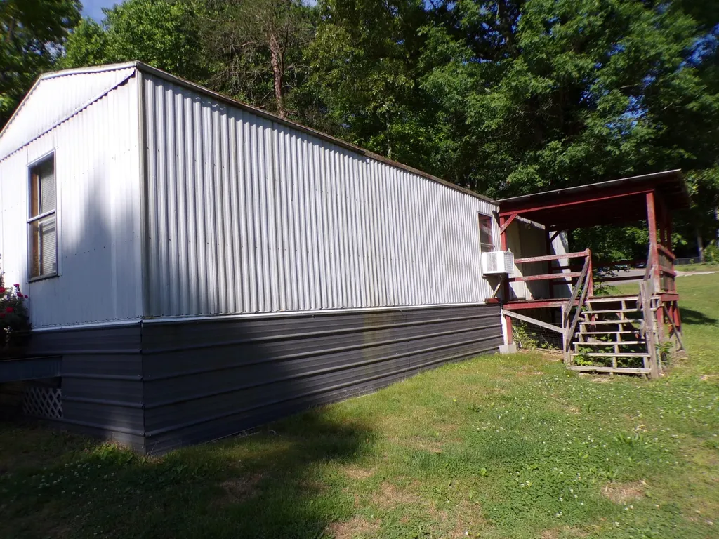 312 County Road 135 Athens TN 37303
