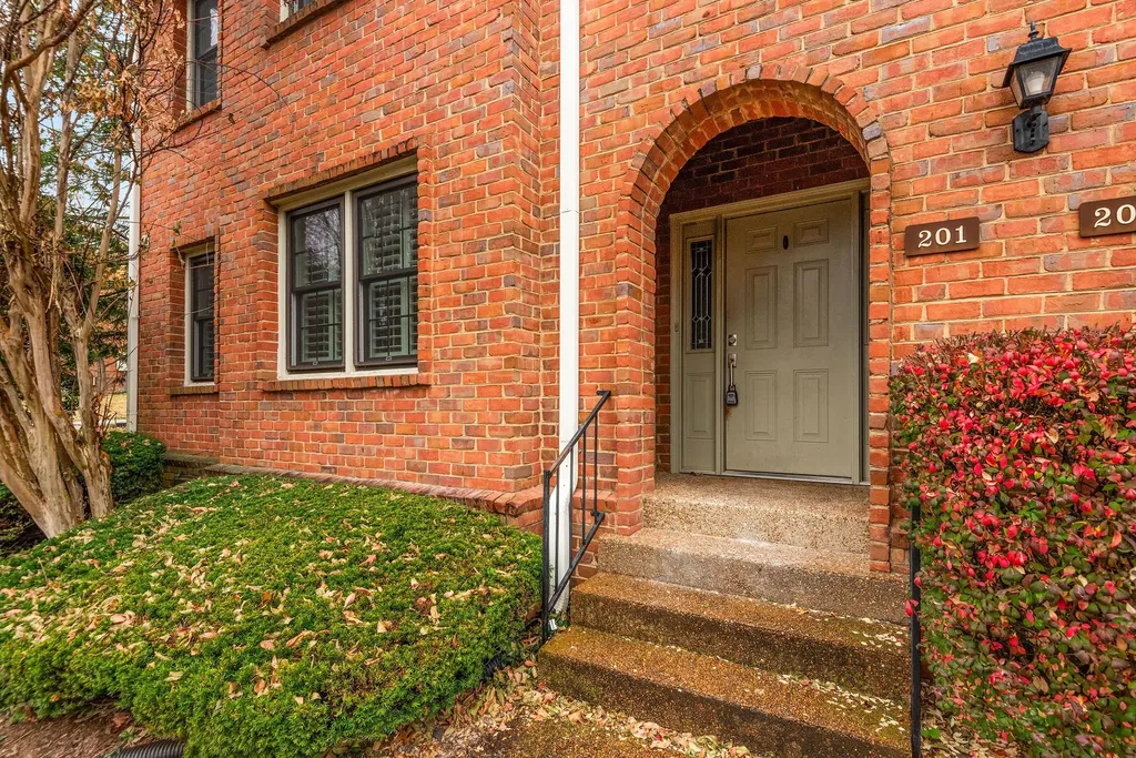 201 Westchase Drive Nashville TN 37205