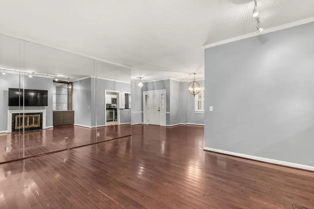 201 Westchase Drive Nashville TN 37205