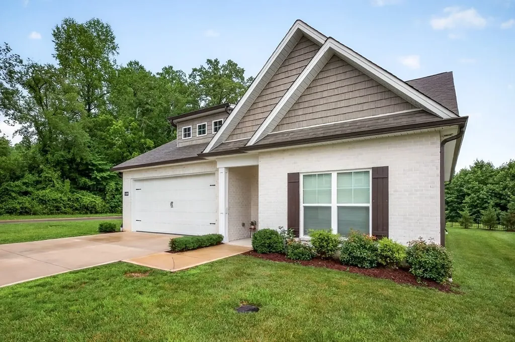 1400 Village Loop Cookeville TN 38501