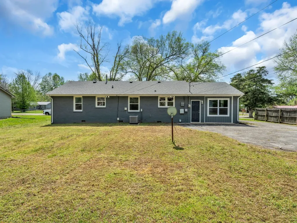 9 Donelson Drive Clarksville TN 37042