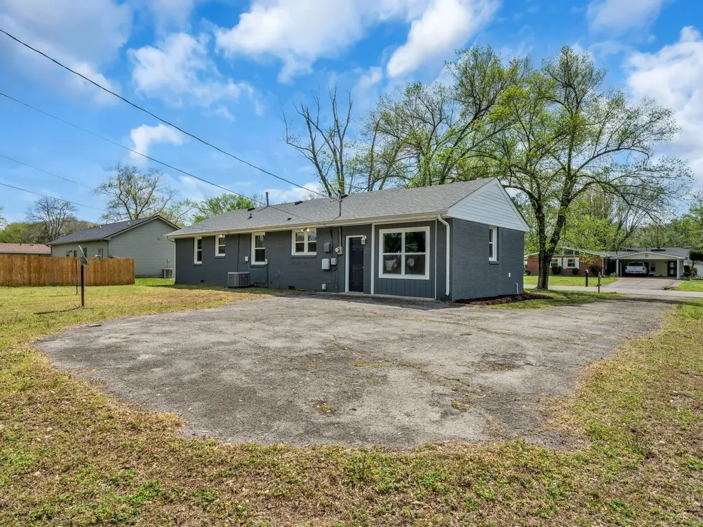 9 Donelson Drive Clarksville TN 37042