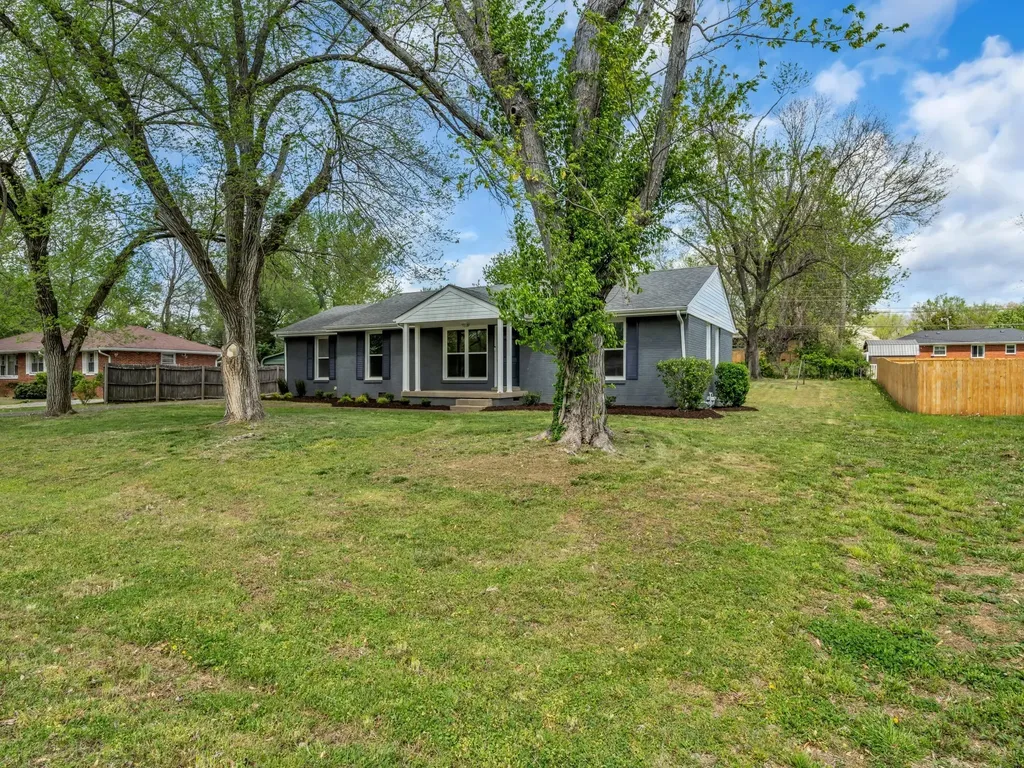 9 Donelson Drive Clarksville TN 37042
