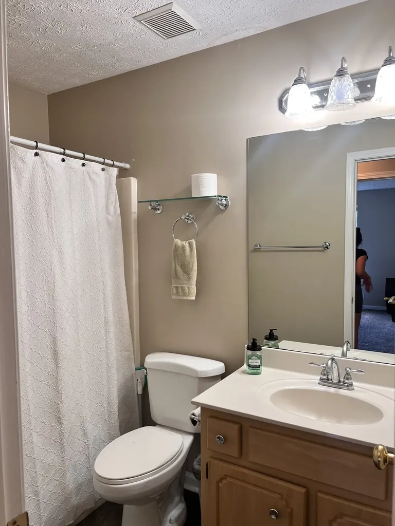 100 Ashley Cove Hermitage TN 37076