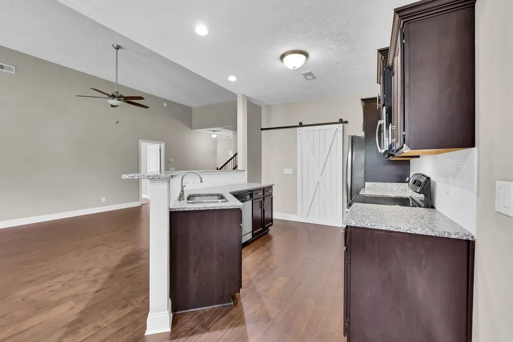 987 Promenade Drive Adams TN 37010