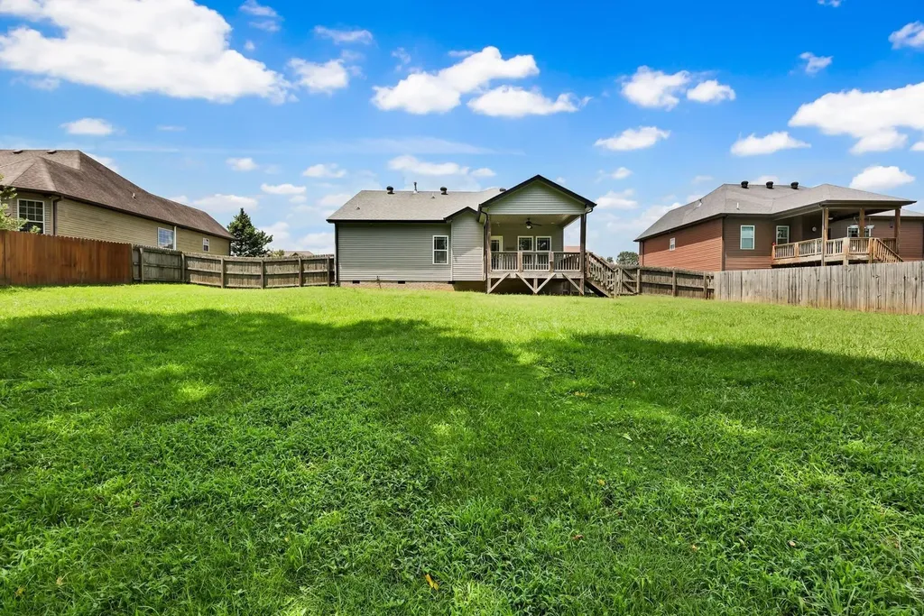 987 Promenade Drive Adams TN 37010