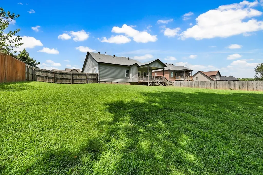 987 Promenade Drive Adams TN 37010