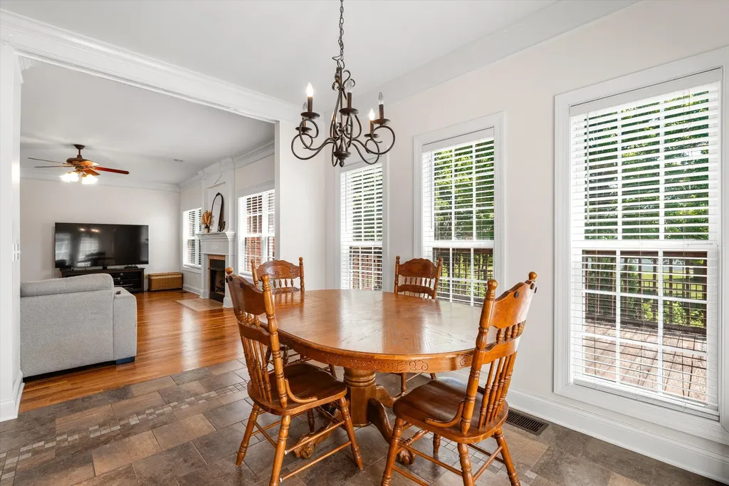 2240 Westwood Dr, N Murfreesboro TN 37130