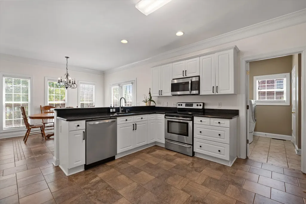 2240 Westwood Dr, N Murfreesboro TN 37130
