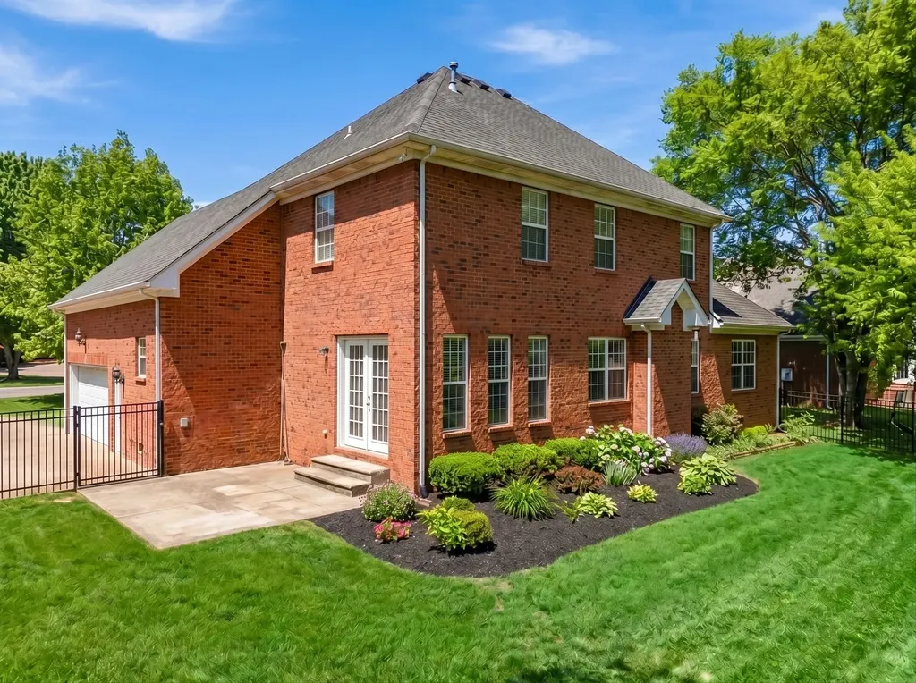 2240 Westwood Dr, N Murfreesboro TN 37130