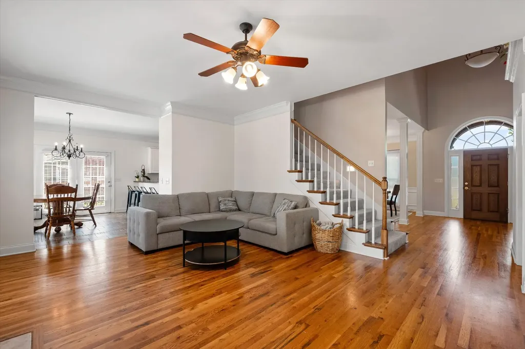2240 Westwood Dr, N Murfreesboro TN 37130