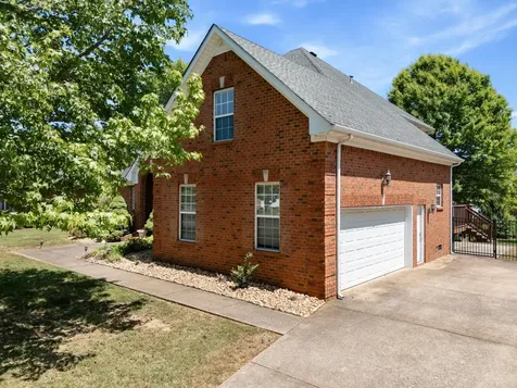 2240 Westwood Dr, N Murfreesboro TN 37130
