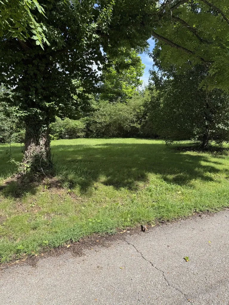 211 Lee Circle Dover TN 37058
