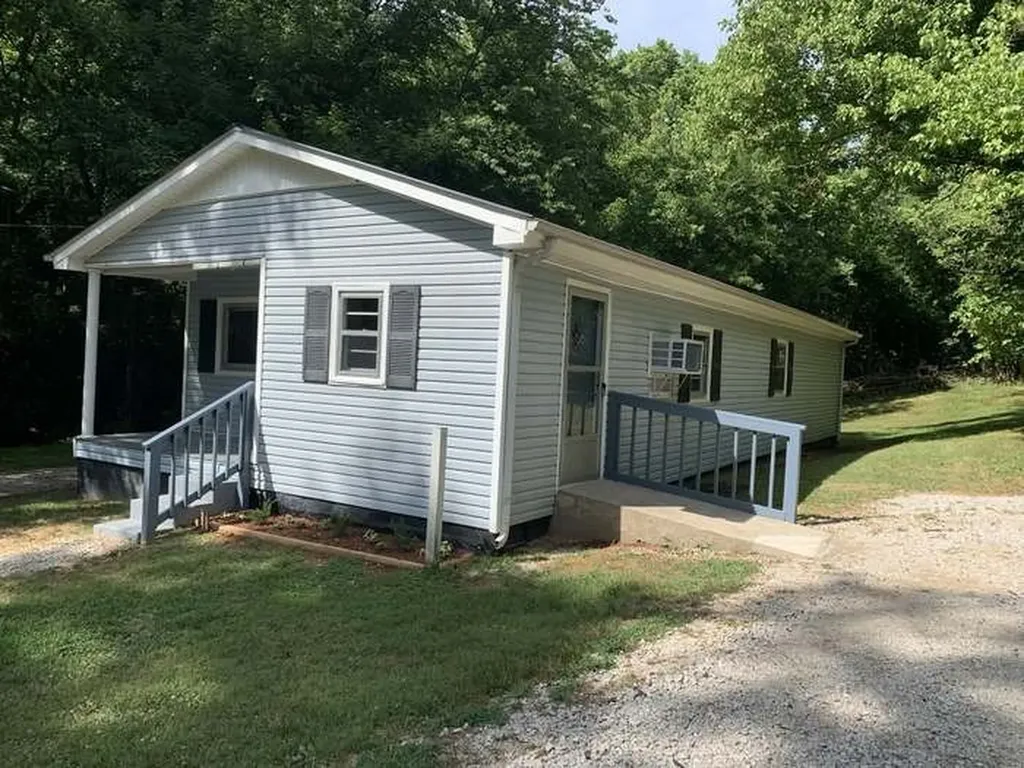 2515 Smith Hollow Road Lynnville TN 38472