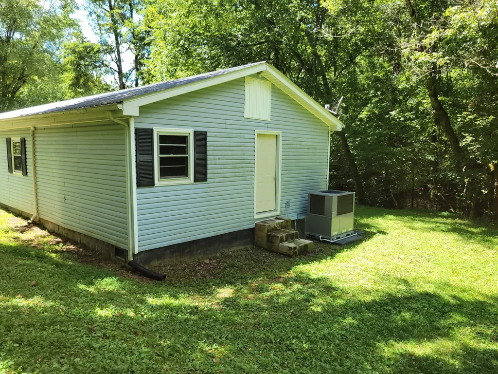 2515 Smith Hollow Road Lynnville TN 38472