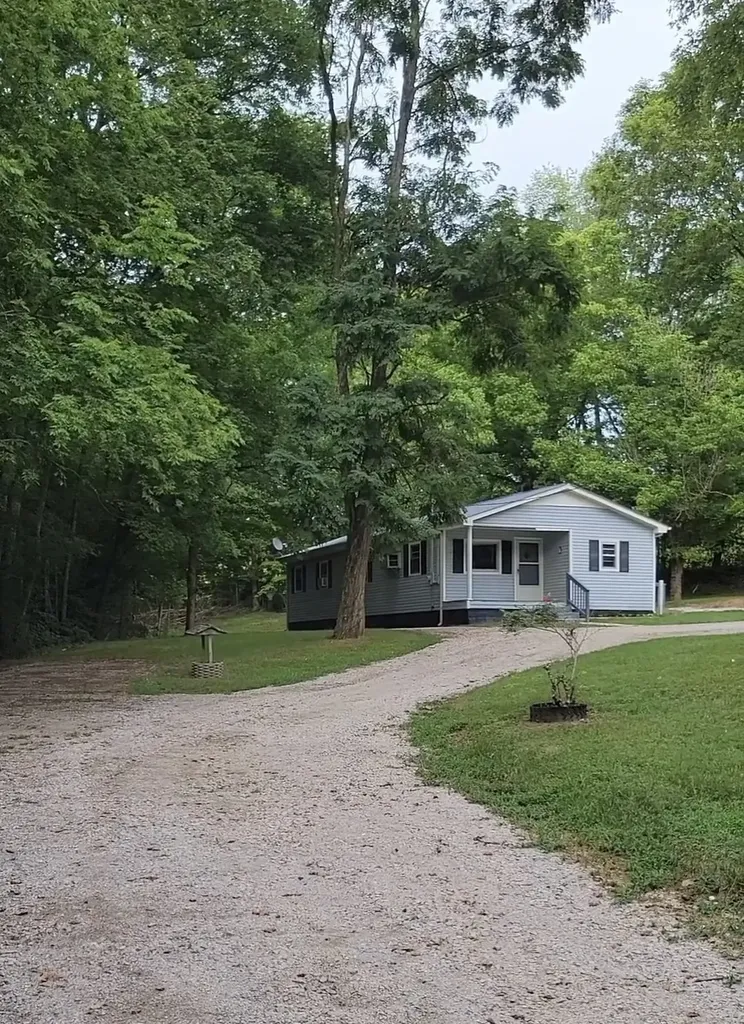 2515 Smith Hollow Road Lynnville TN 38472