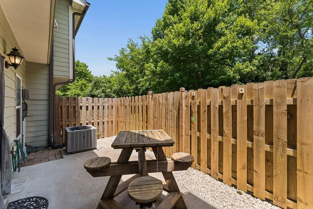 553 Rosedale Avenue Nashville TN 37211