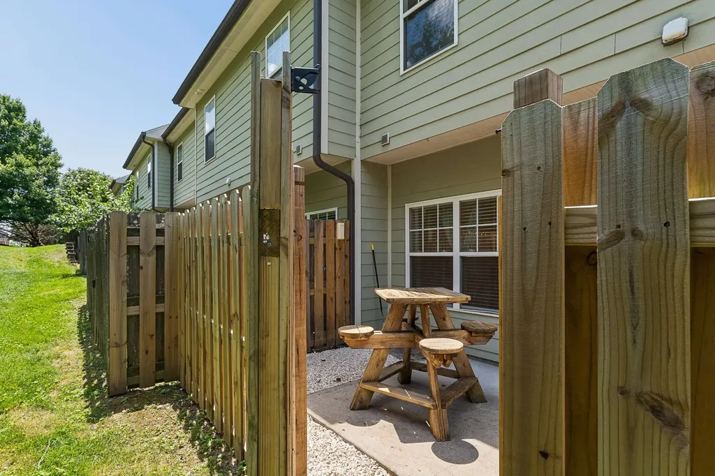 553 Rosedale Avenue Nashville TN 37211