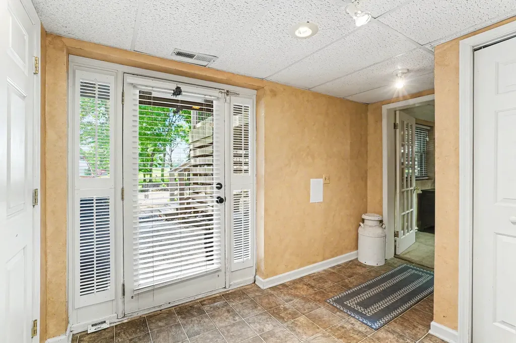 1296 Lawrence Lane Springfield TN 37172