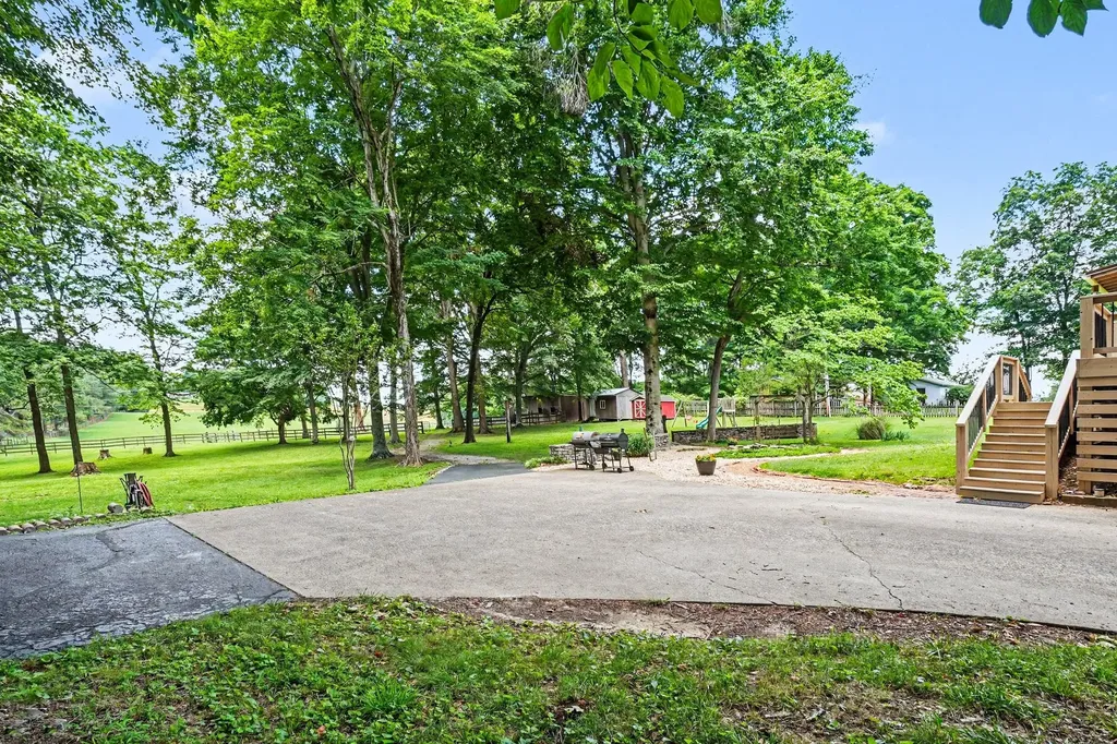 1296 Lawrence Lane Springfield TN 37172