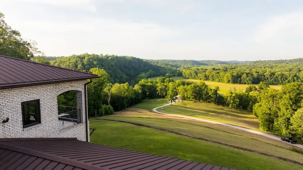 66 Shawnokee Trail Charlotte TN 37036