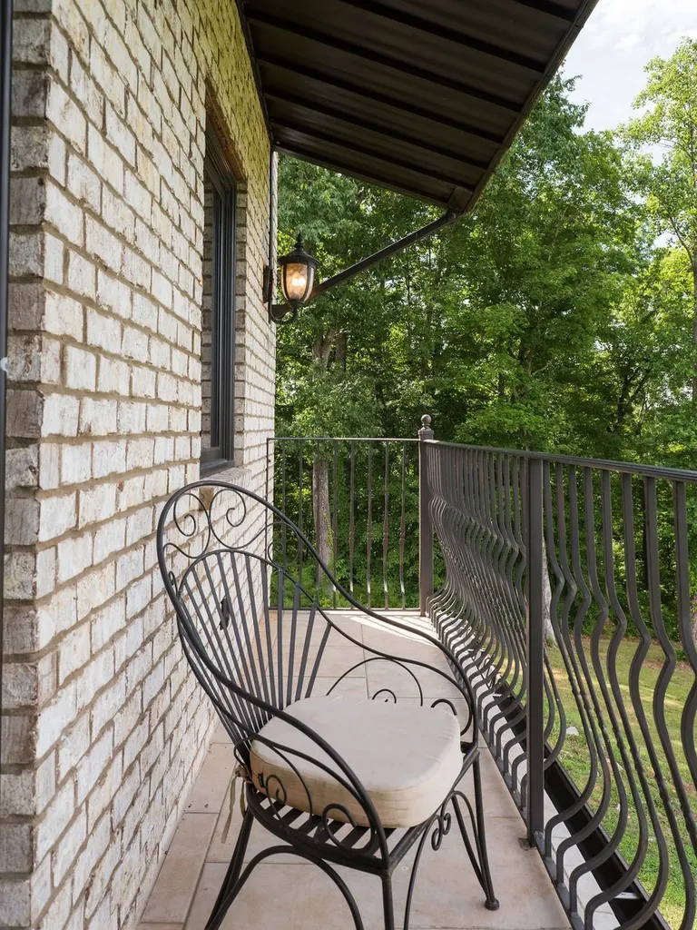 66 Shawnokee Trail Charlotte TN 37036