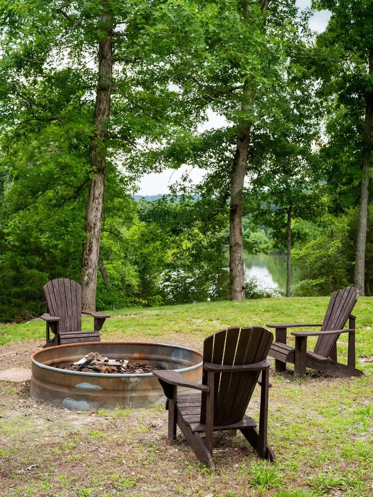 66 Shawnokee Trail Charlotte TN 37036