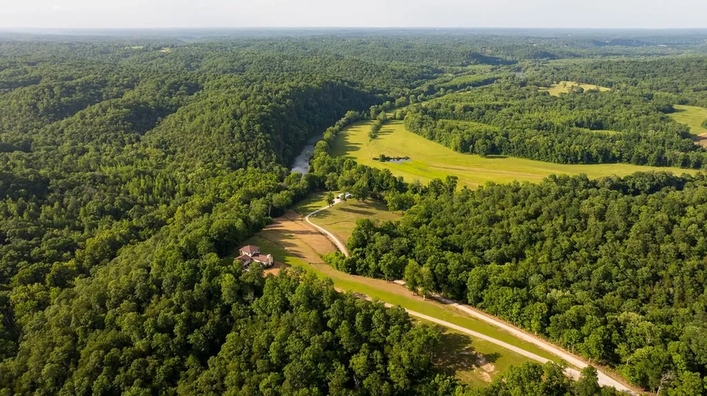 66 Shawnokee Trail Charlotte TN 37036