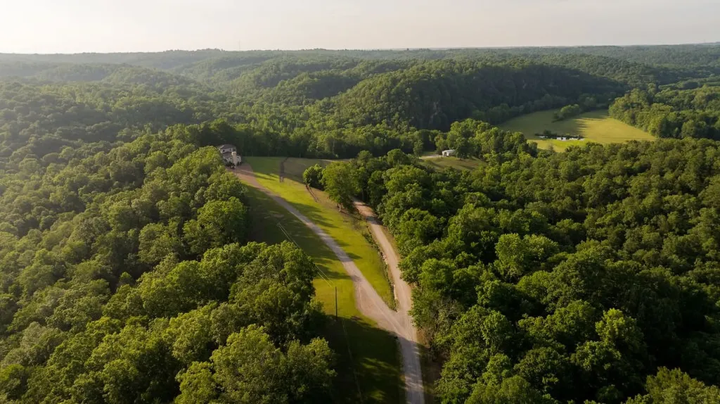66 Shawnokee Trail Charlotte TN 37036
