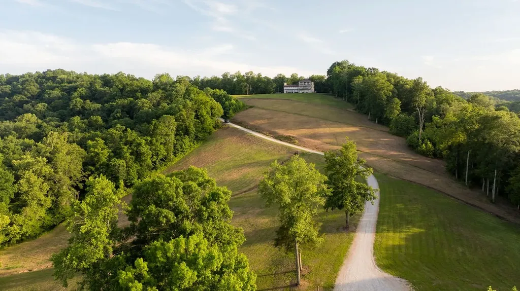 66 Shawnokee Trail Charlotte TN 37036