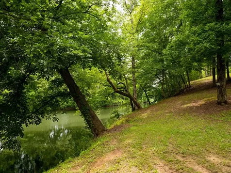 66 Shawnokee Trail Charlotte TN 37036
