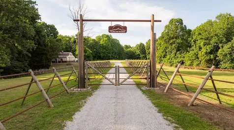 66 Shawnokee Trail Charlotte TN 37036