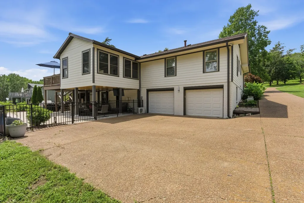 7939 Hooten Hows Road Nashville TN 37221