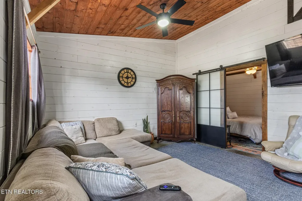 361 County Road 38 Riceville TN 37370