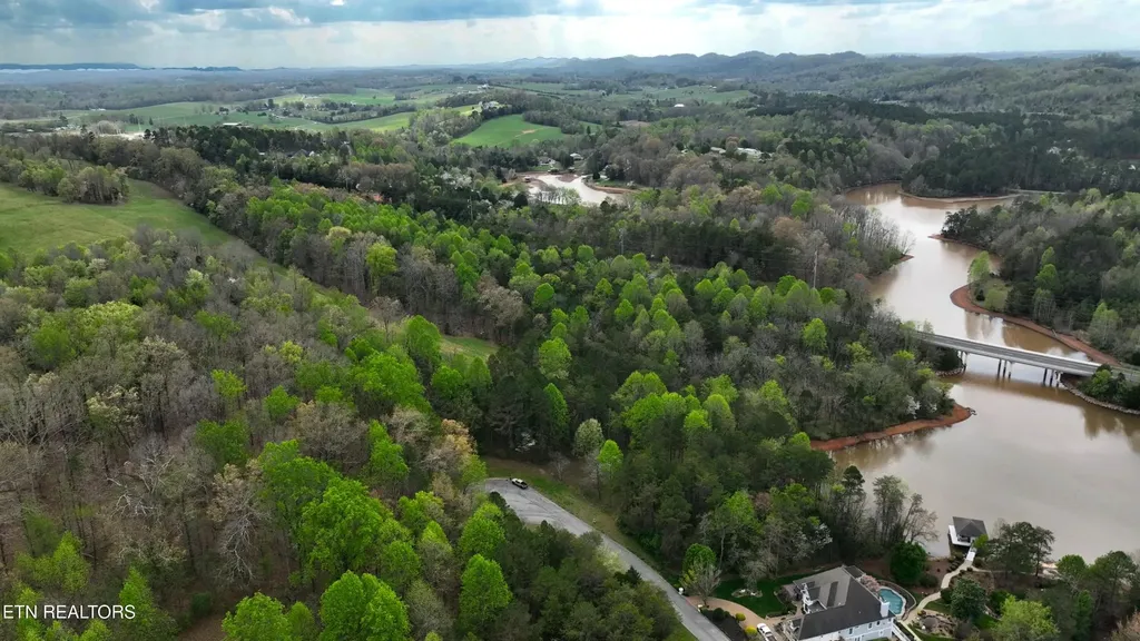 765 Wood Duck Drive Vonore TN 37885