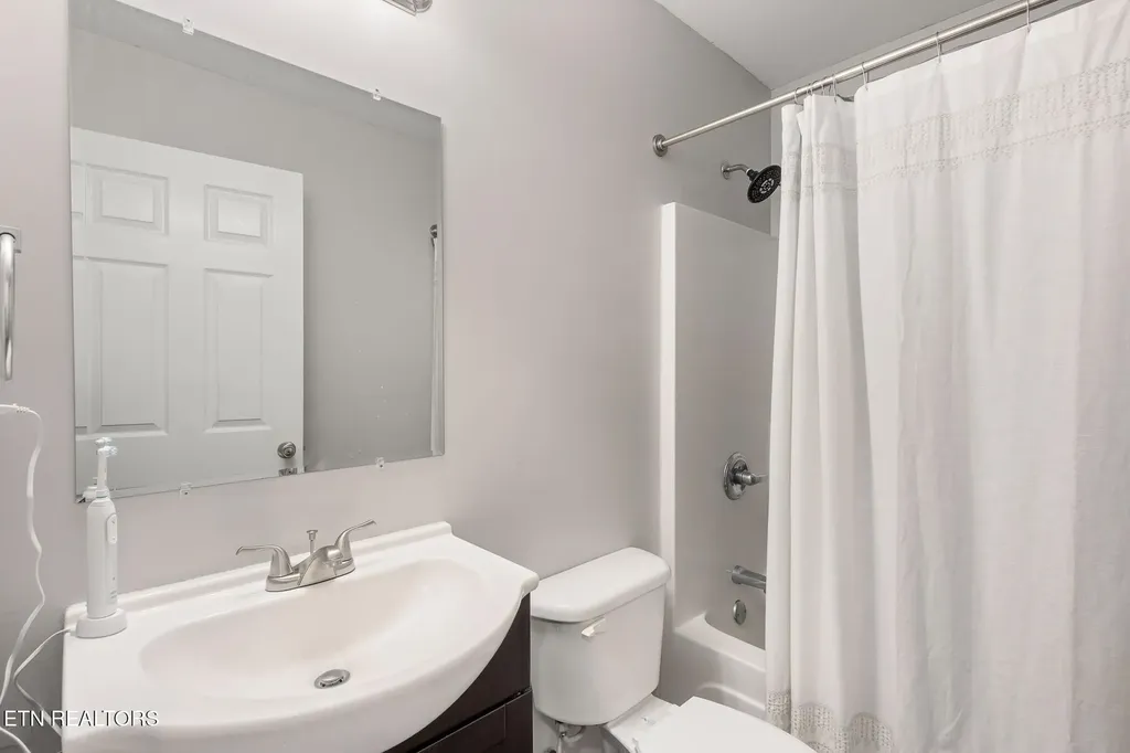 19 Mckinney Street Englewood TN 37329