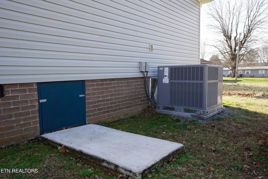 19 Mckinney Street Englewood TN 37329