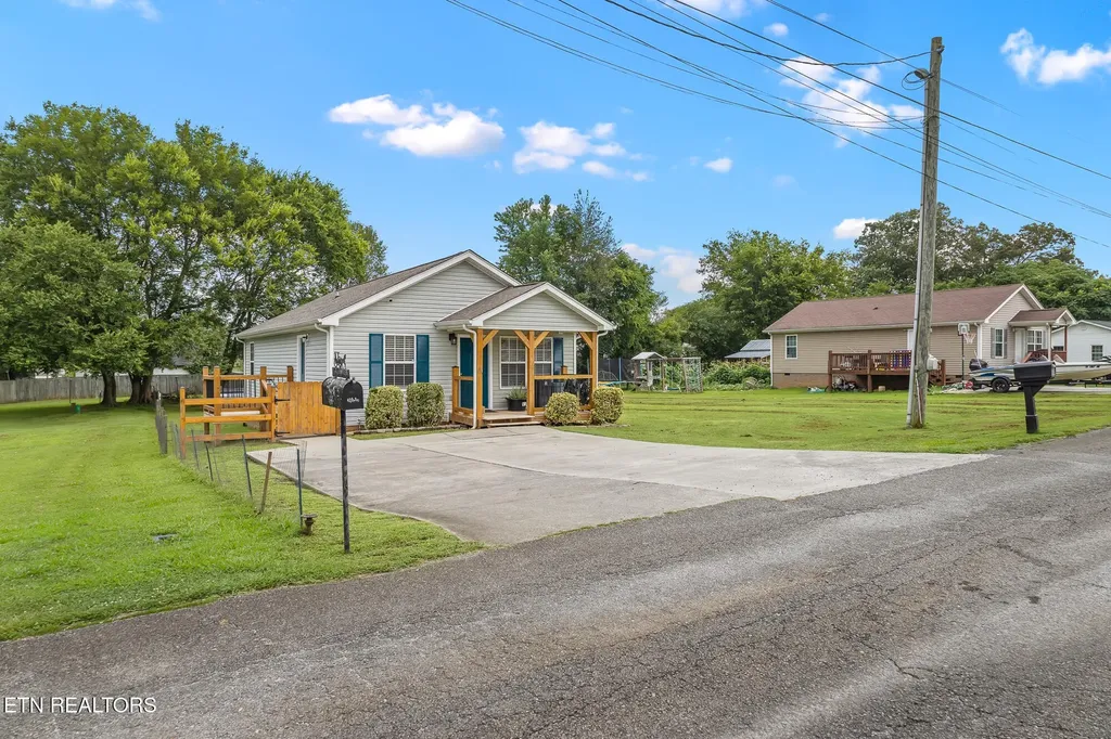 19 Mckinney Street Englewood TN 37329