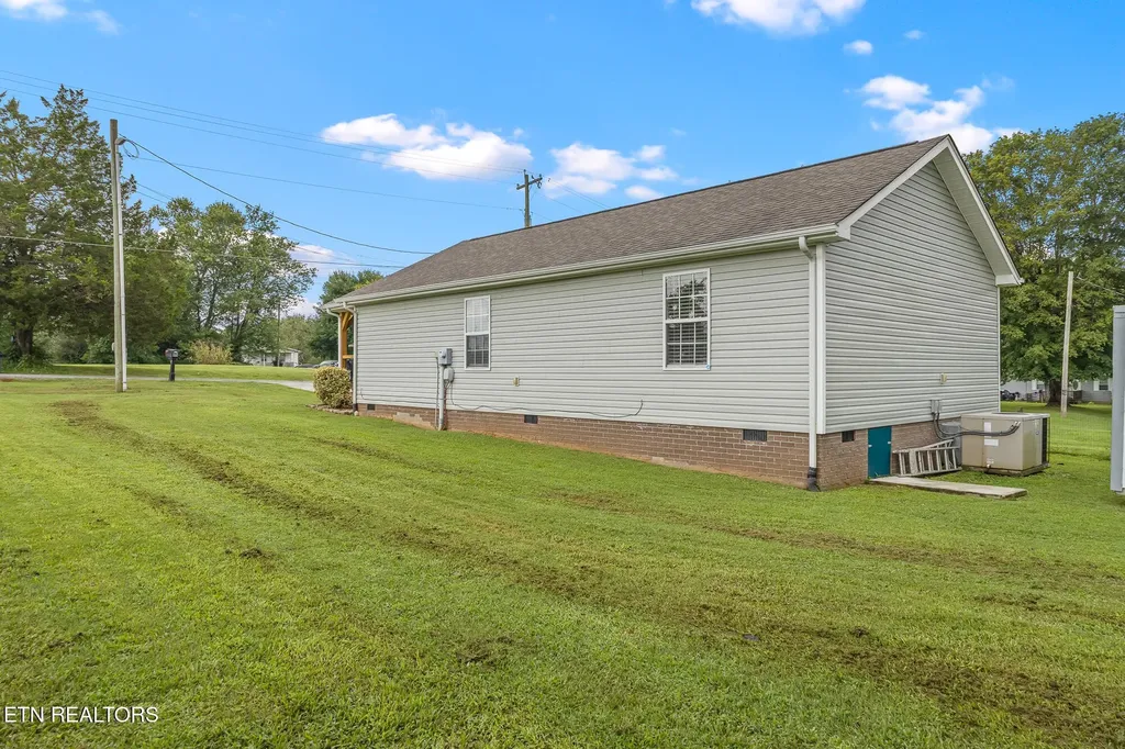 19 Mckinney Street Englewood TN 37329