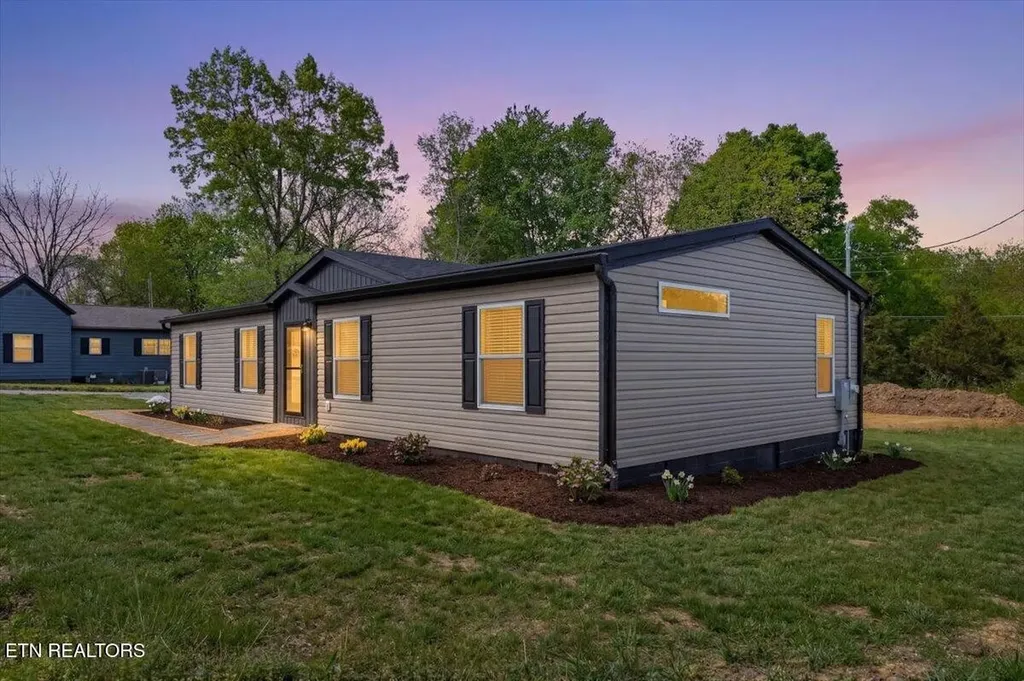 9 Hamilton Street Englewood TN 37329